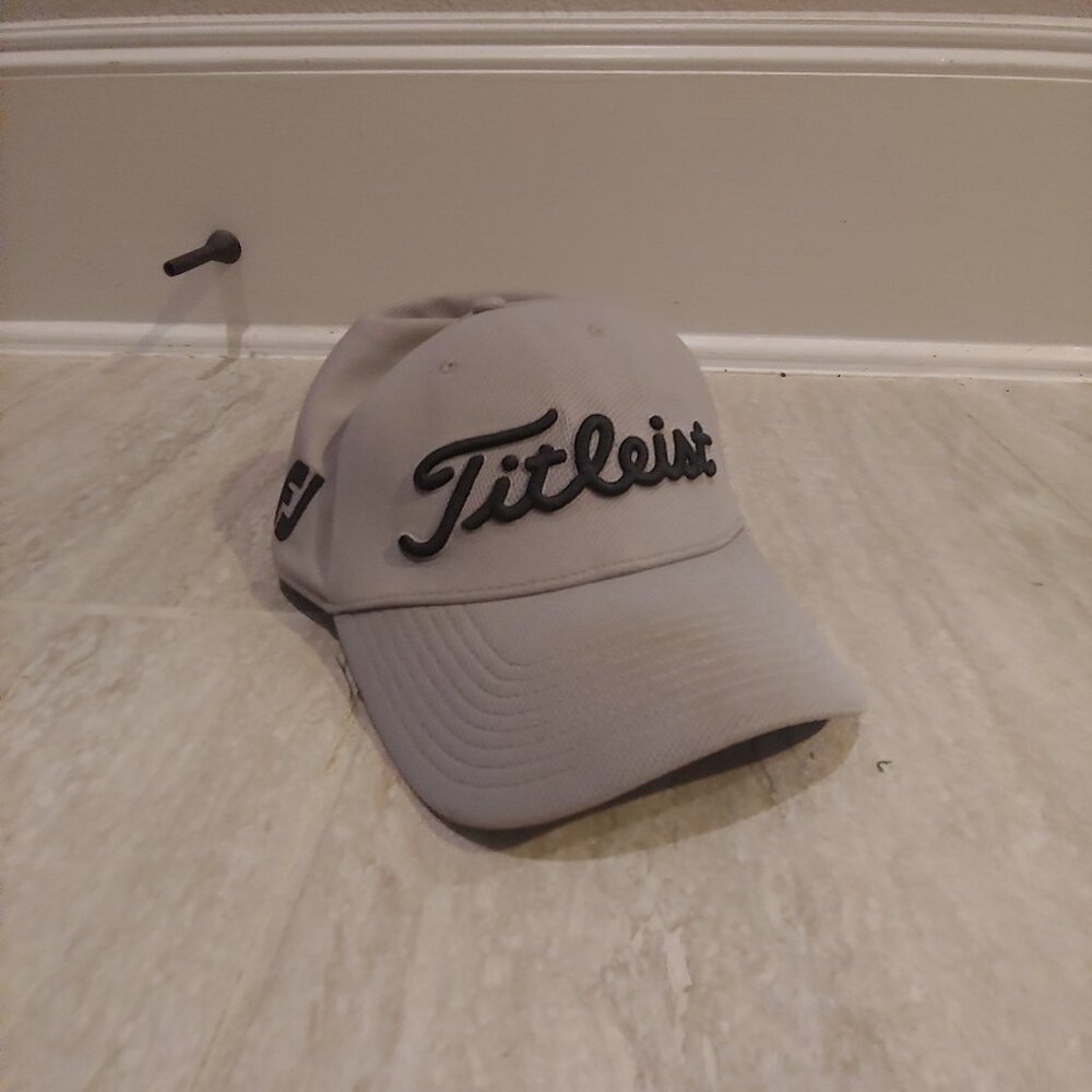 Titleist Hat Mens Stretch Fitted Gray Black Footjo Adjustable